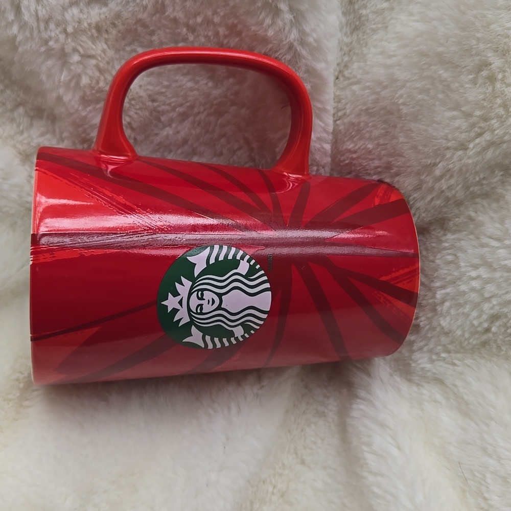 Starbucks 12 Fluid Ounce Christmas Blend mug
